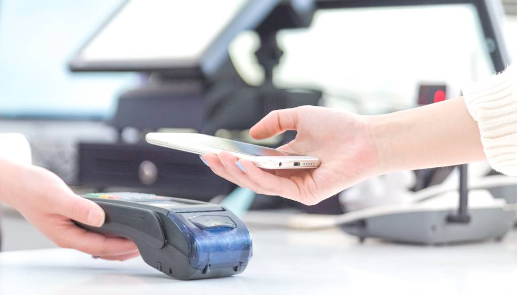 Brezstično plačevanje vozovnic v medkrajevnem prometu tik pred uvedbo po vsej državi