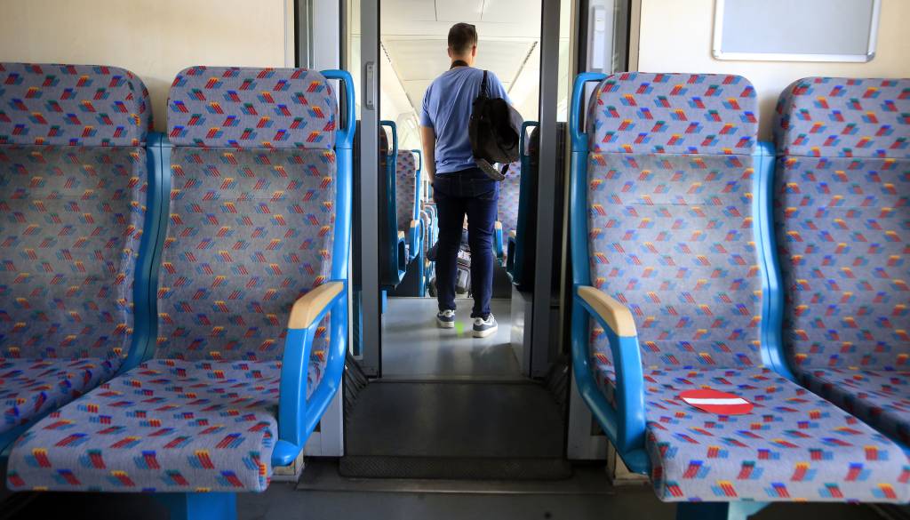 Šokantno presenečenje: Na vlaku pozabila kar 20 tarantel