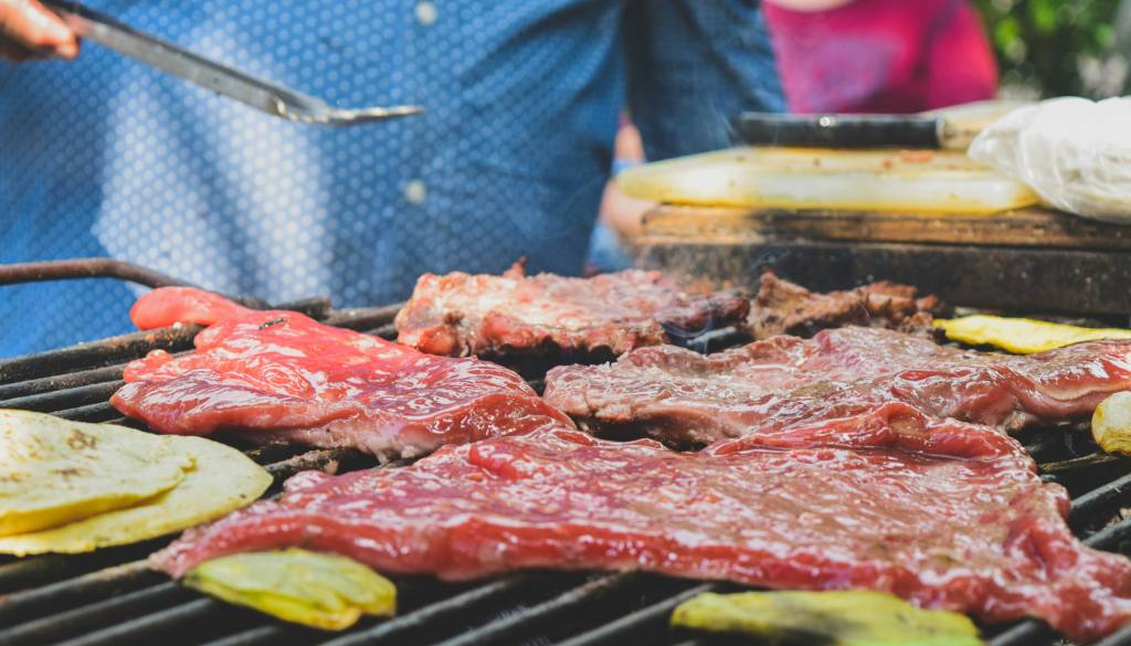 Sosedu očital, da 'preglasno tolče zrezke' in ga oklofutal