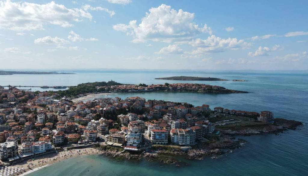 Je to mesto nov skriti turistični biser? Čudoviti razgledi, kristalno morje in pivo za manj kot dva evra