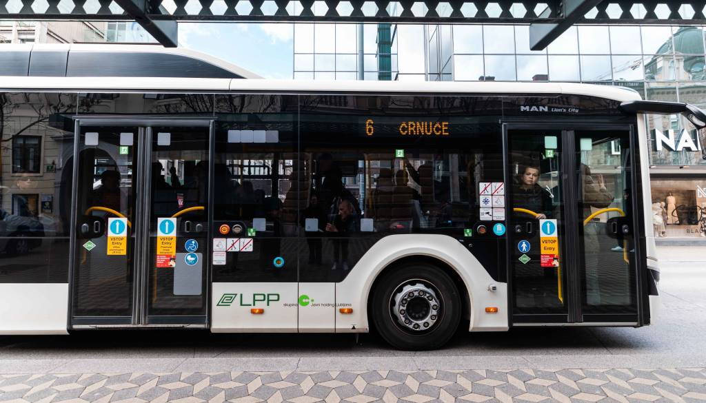 Kartice na avtobusih LPP? Nekatere oznake so že skoraj izginile!