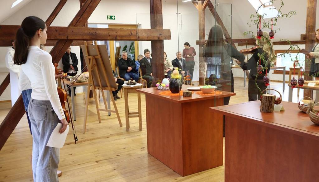 V Veržeju na ogled bogata razstava pirhov in velikonočnega kruha