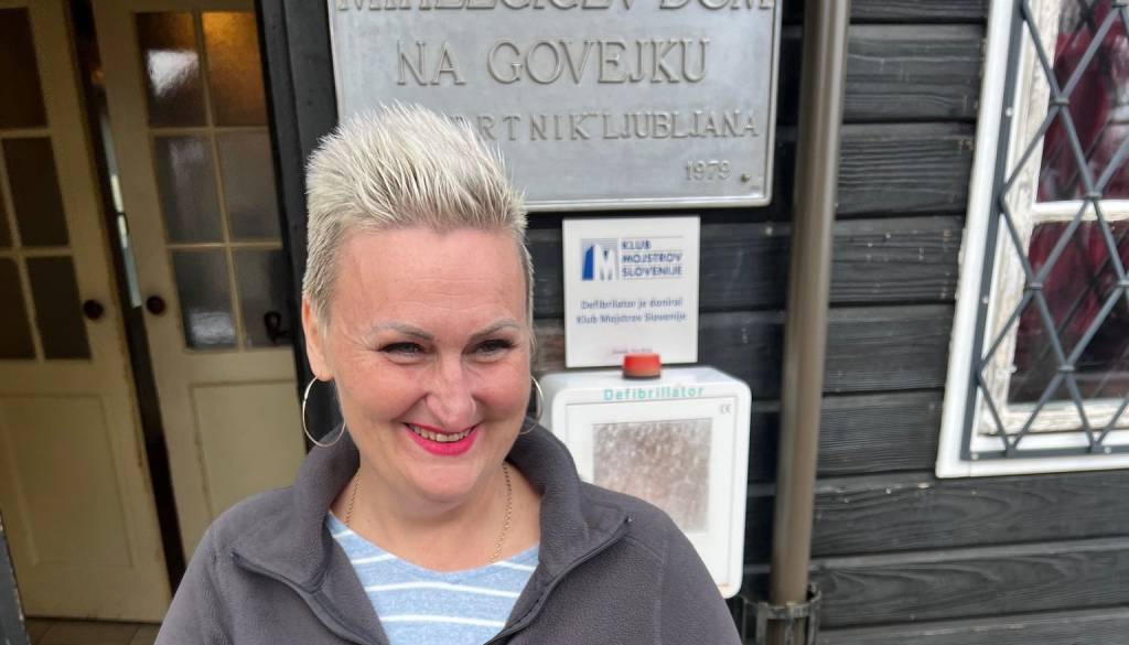 Anja na Govejku ustvarja svoj gostinski kotiček s štruklji, ki osvajajo pohodnike