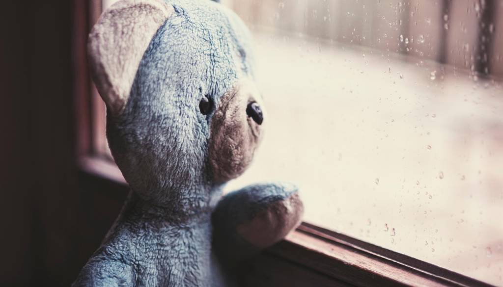 Moški v streljanju ubil osem otrok, med njimi sedem svojih