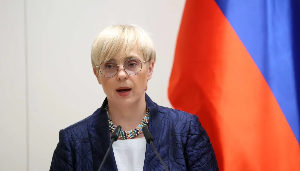 Kdo bo sestavljal vlado? Danes vsi k predsednici Pirc Musar