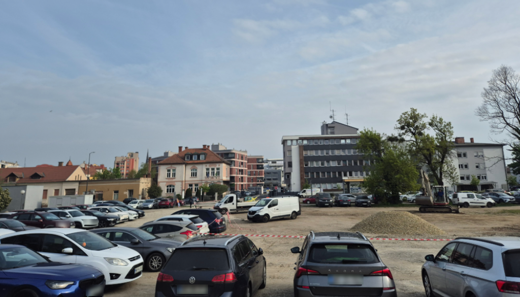 RAZKRIVAMO: Toliko bo potrebno plačati za parkiranje na priljubljenem parkirišču v Murski Soboti