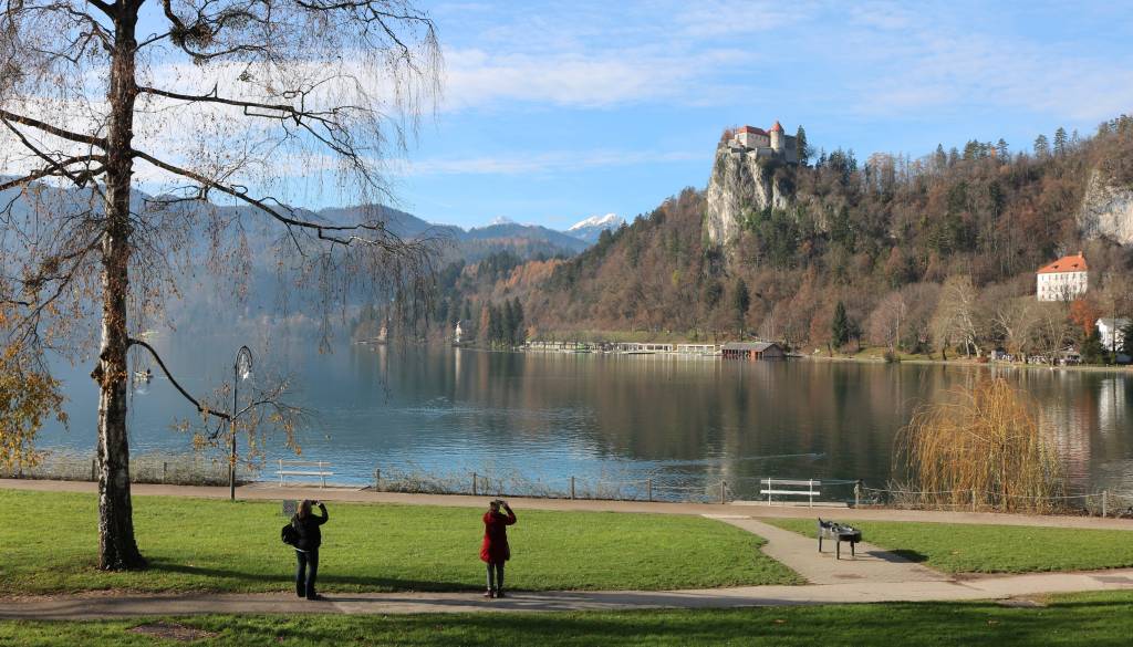 Bled je turistični biser, a tudi vedno dražji: Zdaj razburja še zaračunavanje vode iz pipe