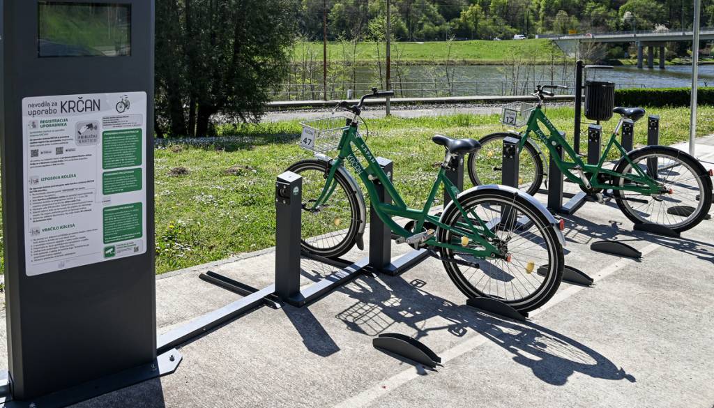 Za dve novi postajališči odšteli slabih 70 tisoč evrov. Uporabnike pričakujeta na teh lokacijah