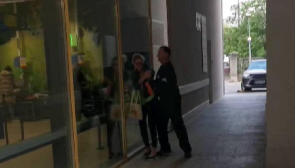 Varnostniki nasilno nad nakupovalko, Lidl: »Z dogodkom pred našo trgovino v Šiški smo seznanjeni«