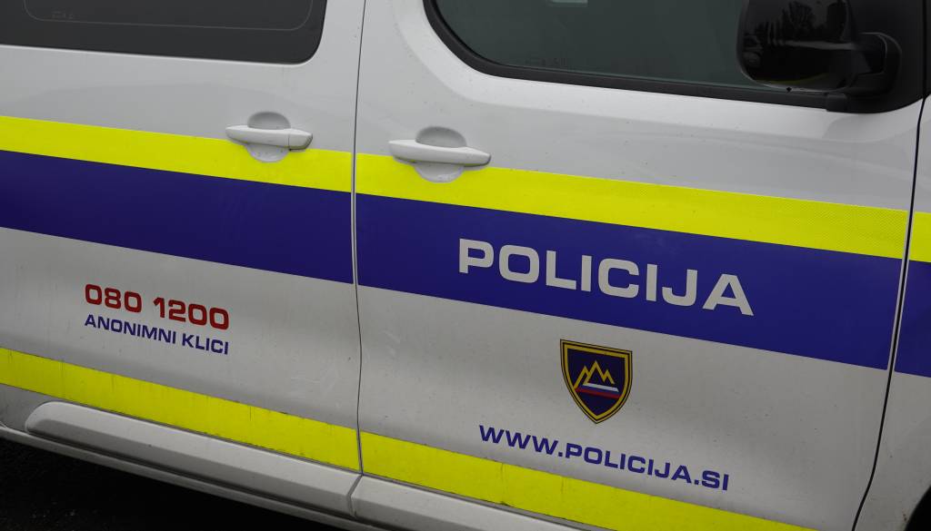 Na Štajerskem pijan bežal pred policijo, ko so ga končno ujeli, je sledil šok