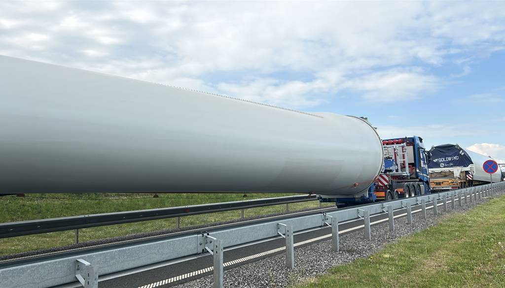 FOTO in VIDEO: Elise za vetrnice že na počivališču