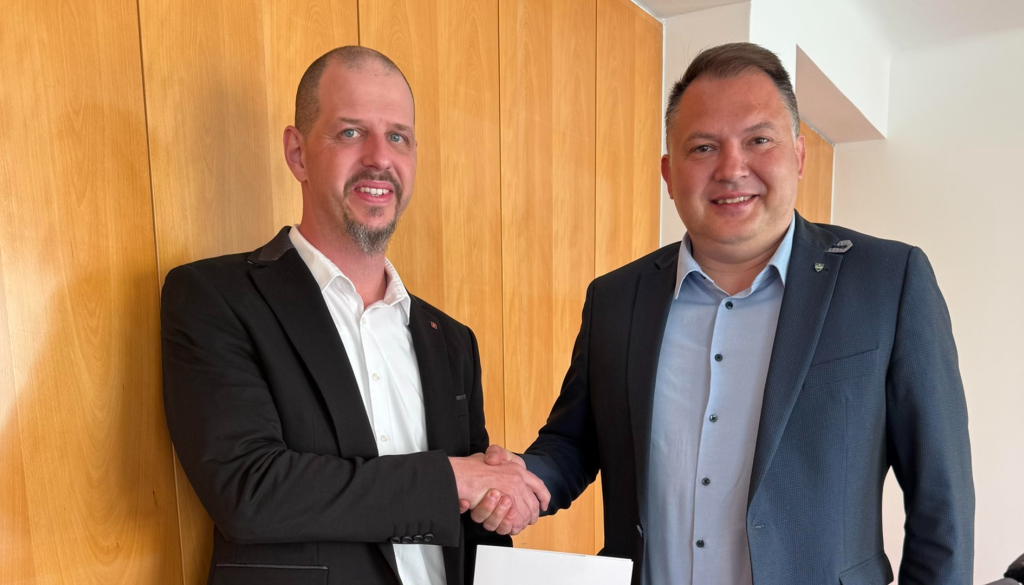 Več kot 400 tisoč evrov za prenovo ceste v naselju Pušča