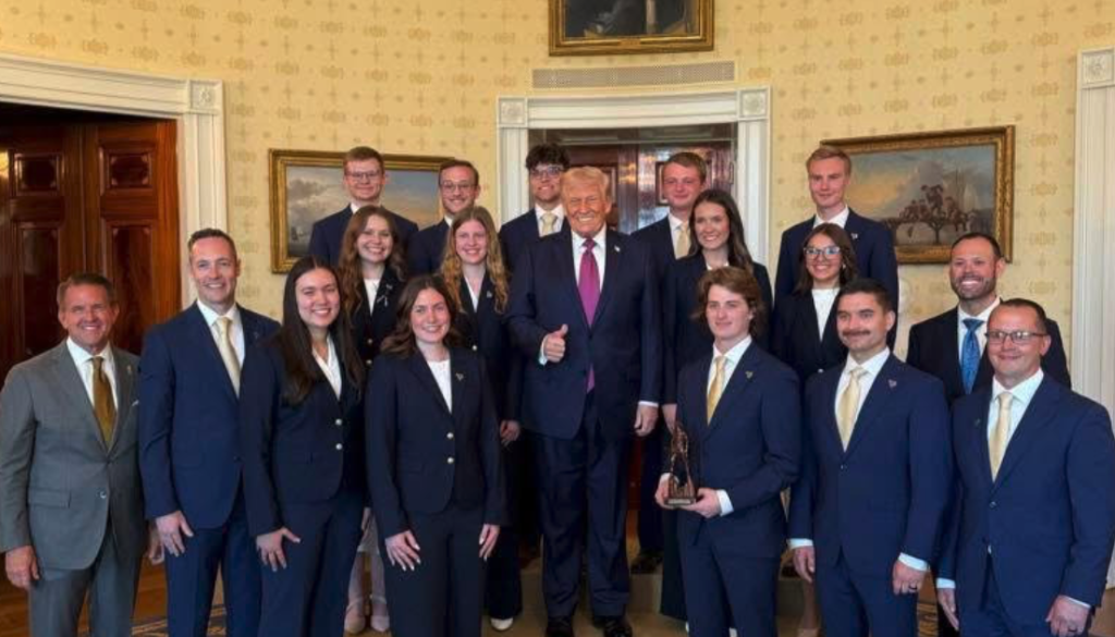 Iz Trbovelj v Belo hišo: Hana Strakušek stisnila roko Trumpu