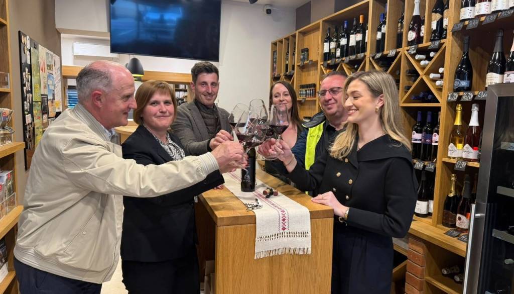 Razglasili kraljico metliške črnine. To je postala 22-letna domačinka