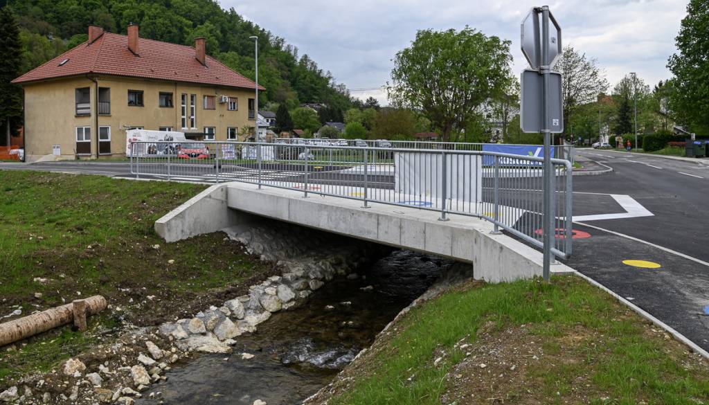 FOTO: Nov most zaključen, občani že izpostavili težave