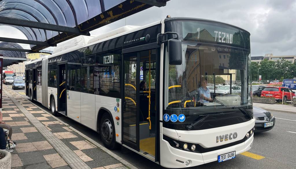 Kdaj bodo v Mariboru končno vozili »harmonika« avtobusi? Marprom pojasnjuje zamudo in razkriva, kdaj pridejo
