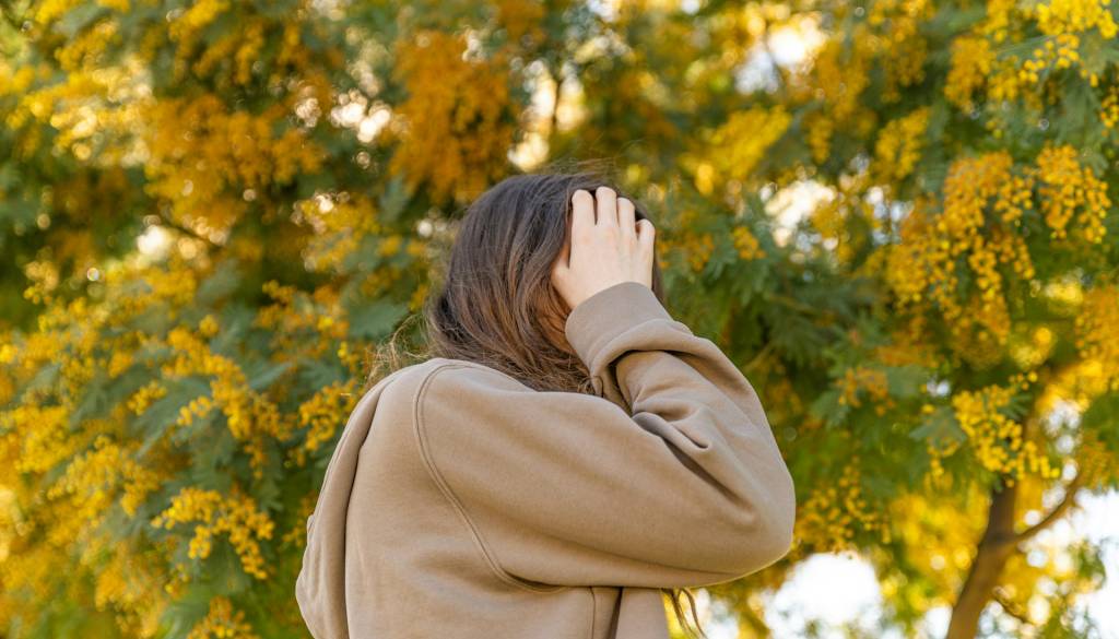 Smrkanje, kihanje, solzne oči: Kaj se skriva za temi simptomi?