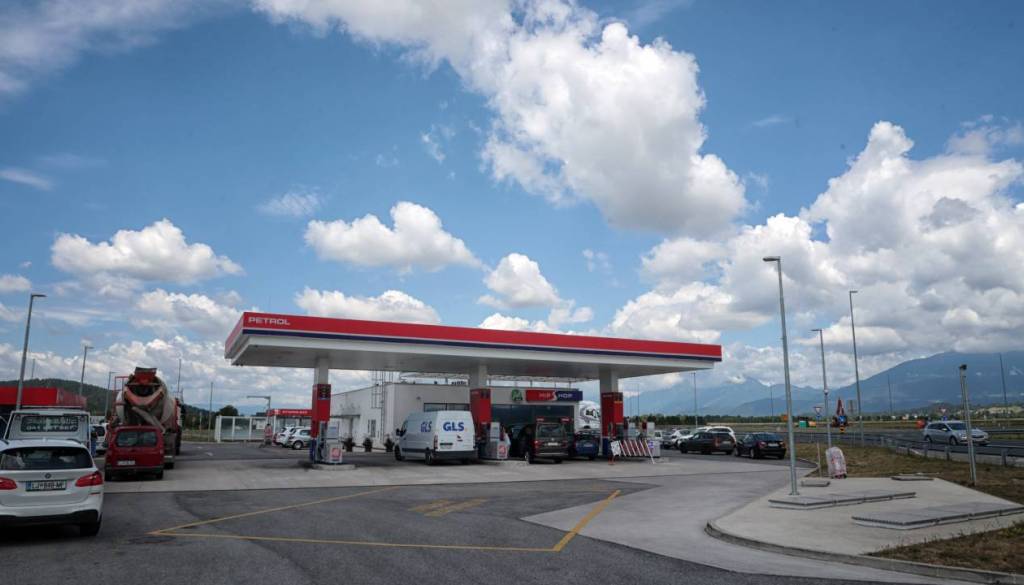 Bencin in dizel s prihodnjim tednom znova dražja