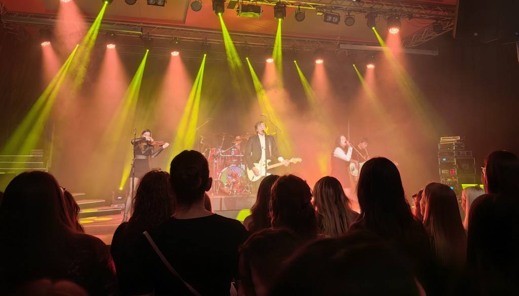 FOTO in VIDEO: Silente navdušili v Mariboru, dvorana Lent pela v en glas