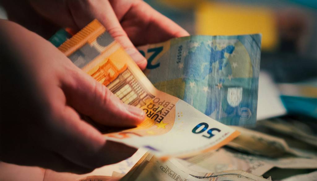 Uran v biku je preteklost, preverite, kje vas čaka zaslužek