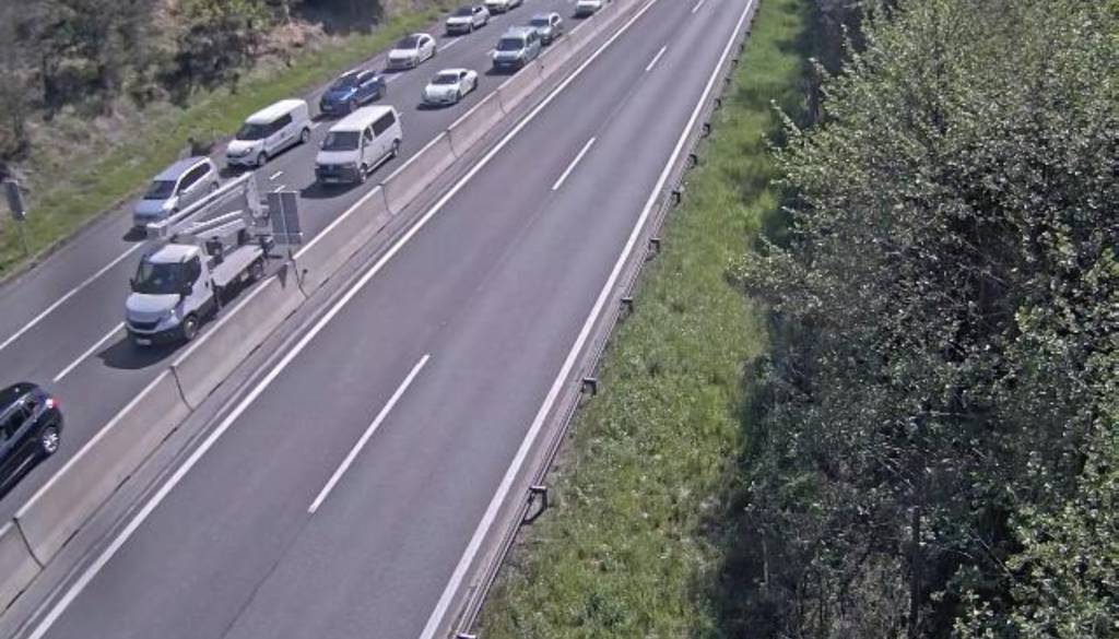 Štajerska avtocesta zaradi prometne nesreče zaprta v predoru