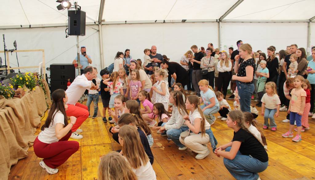 FOTO in VIDEO: Jurjevo nedeljo zaznamoval nastop Čukov in pestro dogajanje