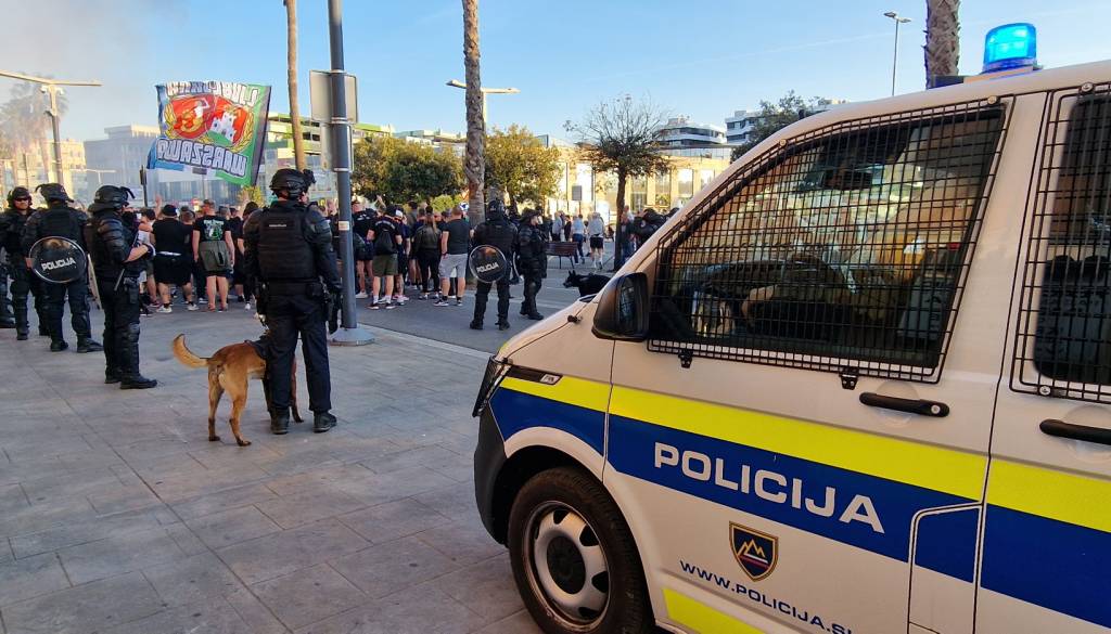 Vroče na tekmi Olimpije: trije končali v pridržanju, grozijo prepovedi