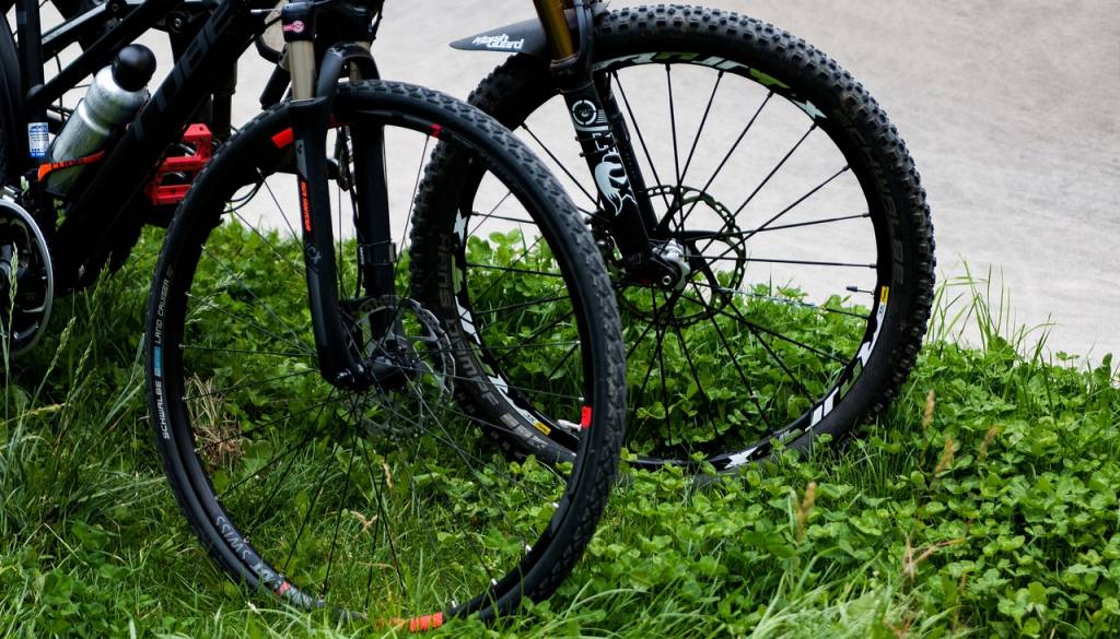 Policija išče odgovorne: napeta vrv predstavljala nevarnost za kolesarje