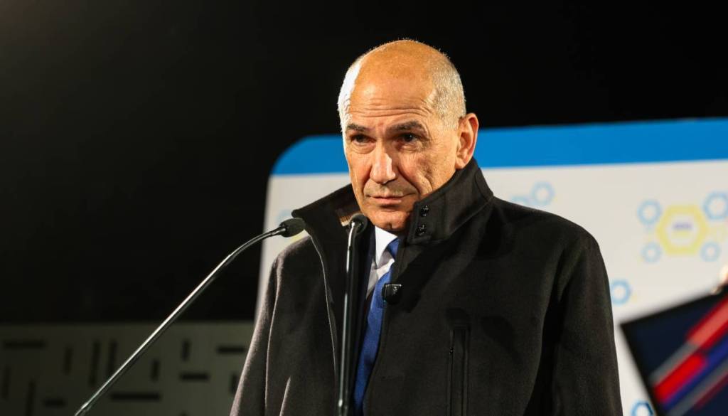 Kdo bi zmagal danes? SDS pred Svobodo za las