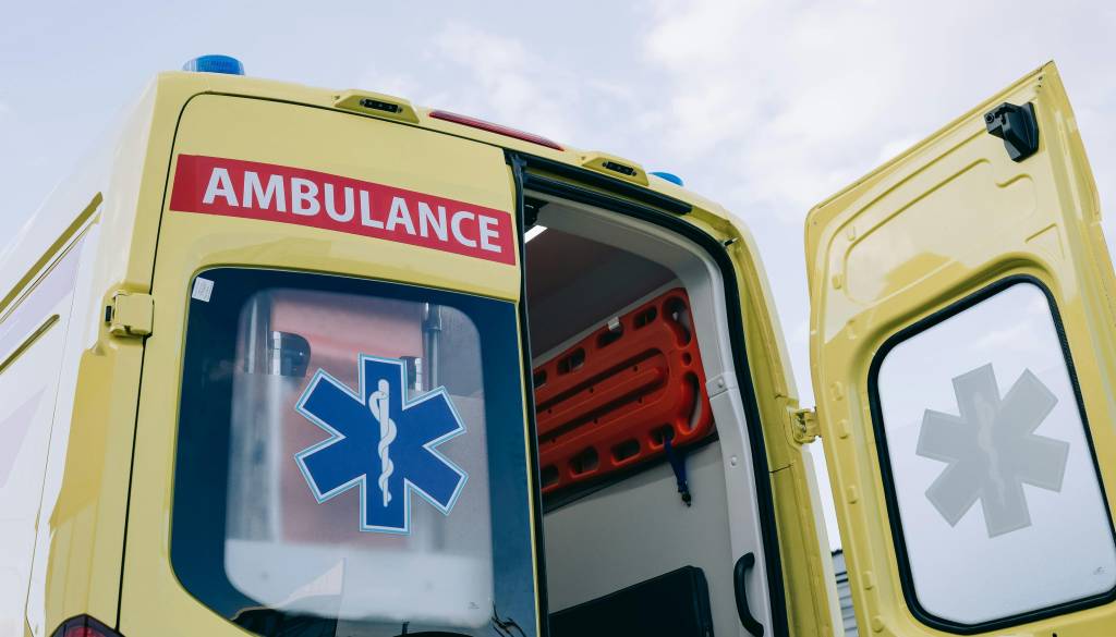 Drama na Trgu talcev: Človek padel z električnega invalidskega tricikla