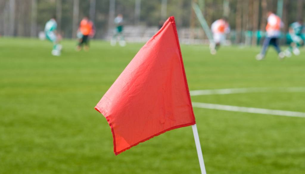 Vroča kri na pomurskih zelenicah: Trener nad sodnika kar s čevljem, to pa še ni vse