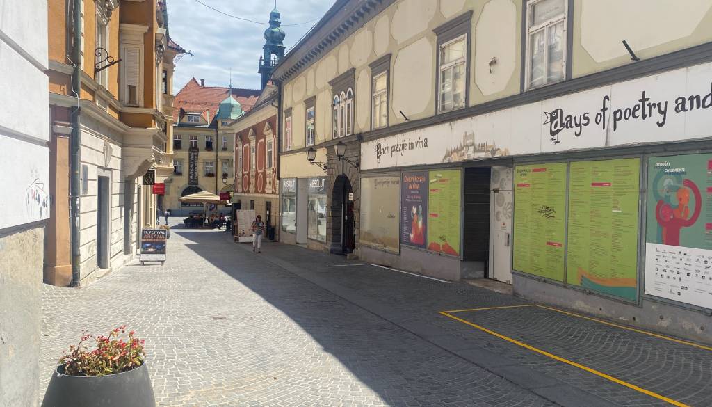 Potrebujete garažo v starem mestnem jedru? Ptujska občina oddaja v najem