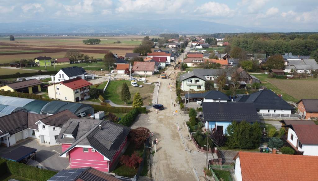 Rekonstrukciji ceste v Brunšviku še ni videti konca, dela znova podaljšana