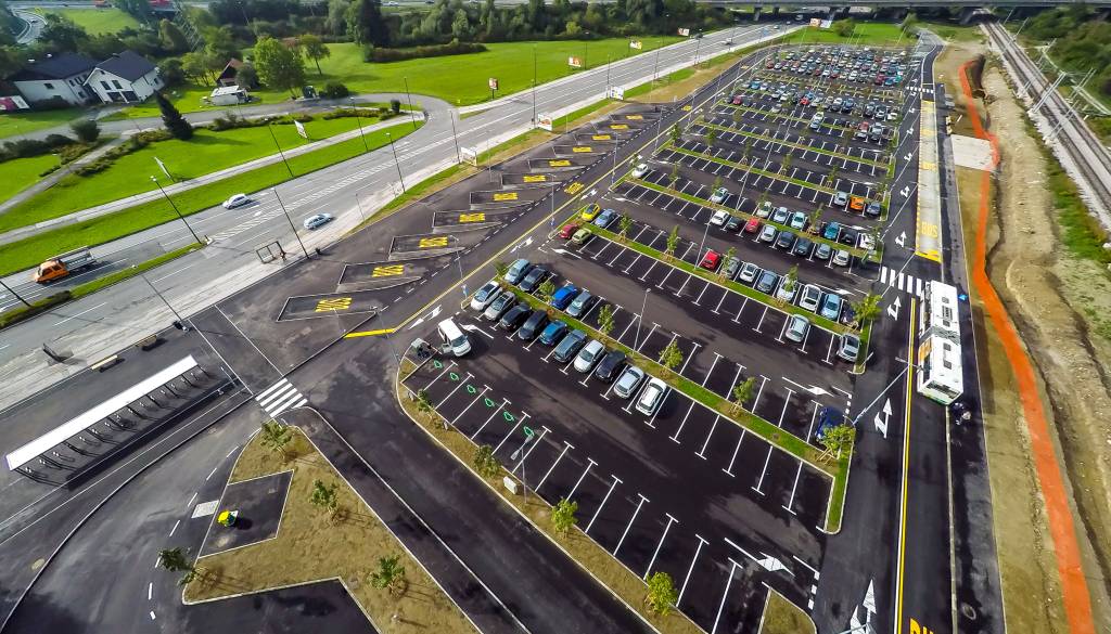 Gneča na Viču ušla izpod nadzora: Ob vrnitvi je izletnike čakalo več kot 130 kazni