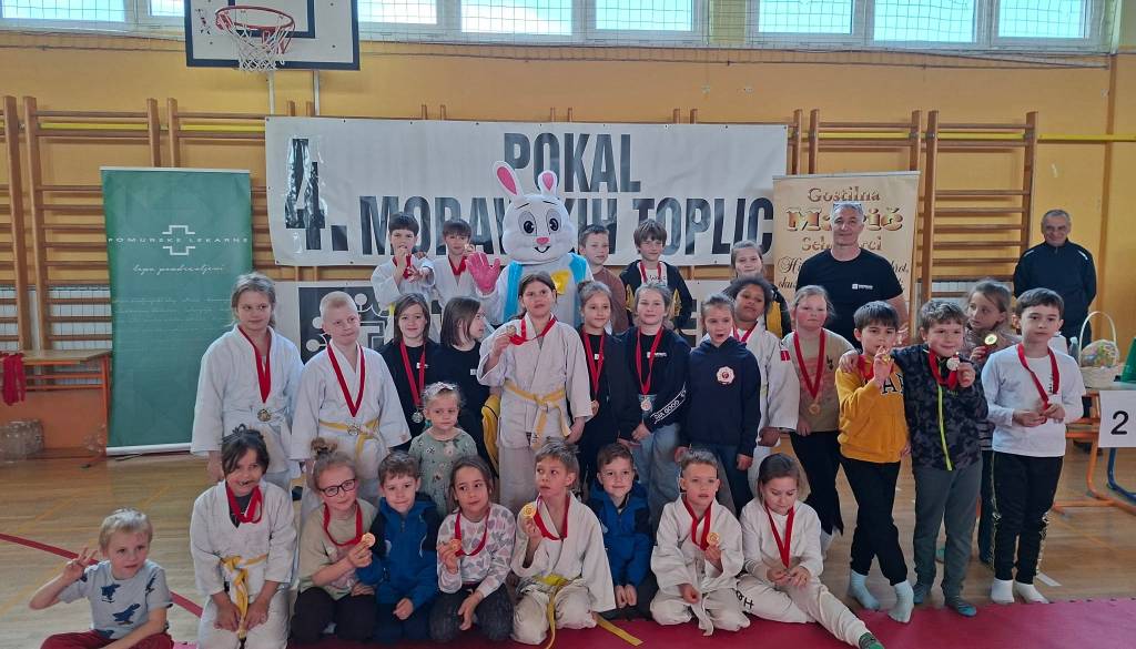 Praznični judo turnir z nasmehi: nastopilo okoli 70 mladih tekmovalcev