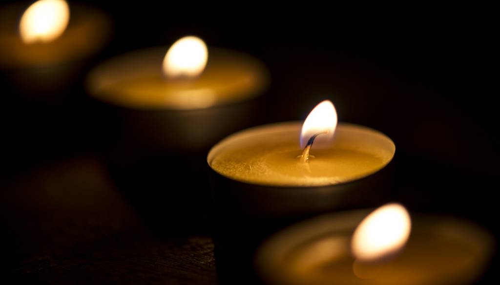 Iskanje velikonočnih jajc zasenčila tragedija, drevo ubilo tri mlade ljudi