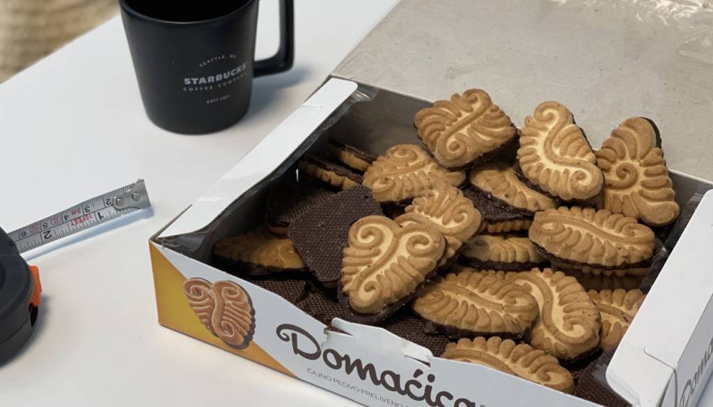 Isti piškoti, druga cena: Škatla Domaćice na severu Evrope cenejša kot doma