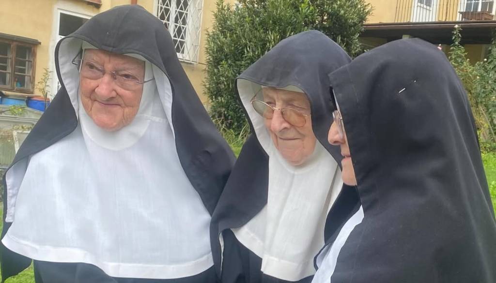 Pobegle »nune vplivnice« so se vrnile v samostan, za pomoč so se obrnile neposredno na papeža