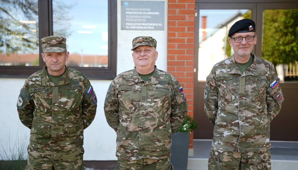 FOTO: Poveljnik odprl vrata soboške vojašnice in predstavil