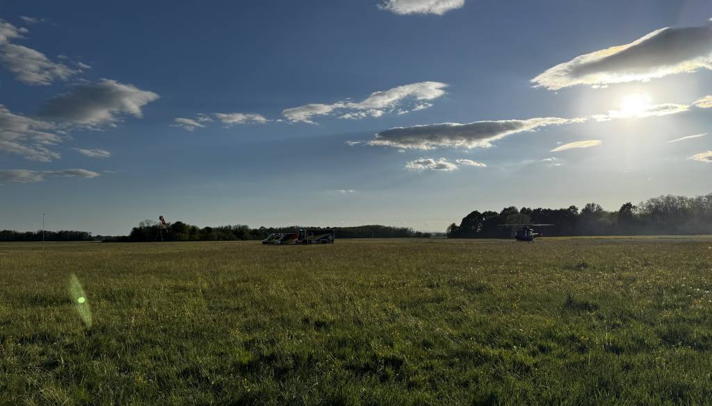 FOTO in VIDEO: Nesreča na soboškem letališču, neuradno vpleten padalec The Flying Bulls