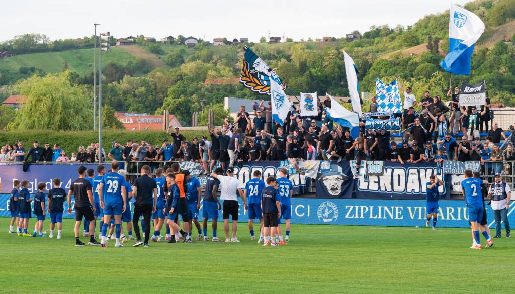 FOTO in VIDEO: Nogometni praznik v Lendavi pripadel Nafti, vrata prve lige na široko odprta