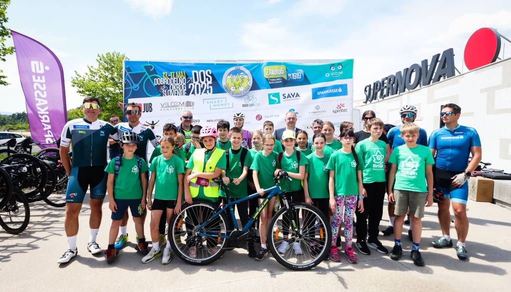 Dobrodelna karavana tudi na Gorenjski: Kolesarji vrtijo pedala za srečo otrok