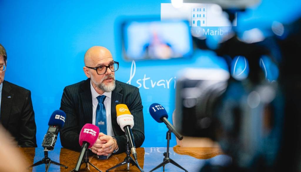 FOTO in VIDEO: Dean Korošak po zmagi na rektorskih volitvah: »Veselim se naslednjih štirih let«
