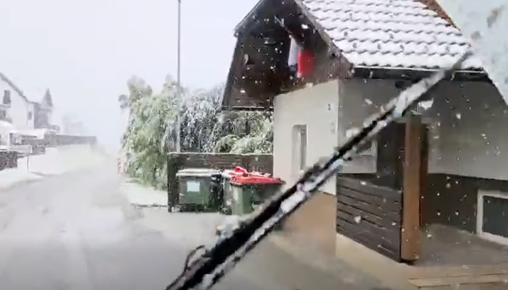 VIDEO: Kakšna kulisa! Sneg pobelil tudi Koroško, kje ga je zapadlo največ?