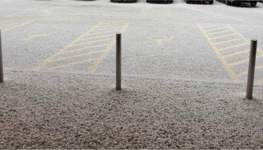 FOTO: Toča udriha po Dolenjski, dogajanja še zdaleč ni konec
