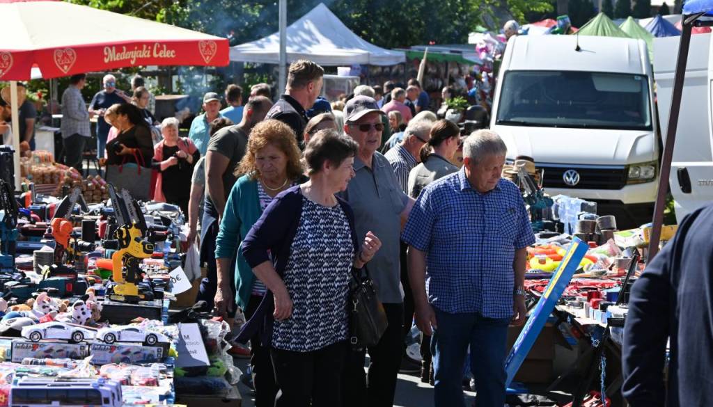 Kramarski sejem prinaša popolno zaporo ceste