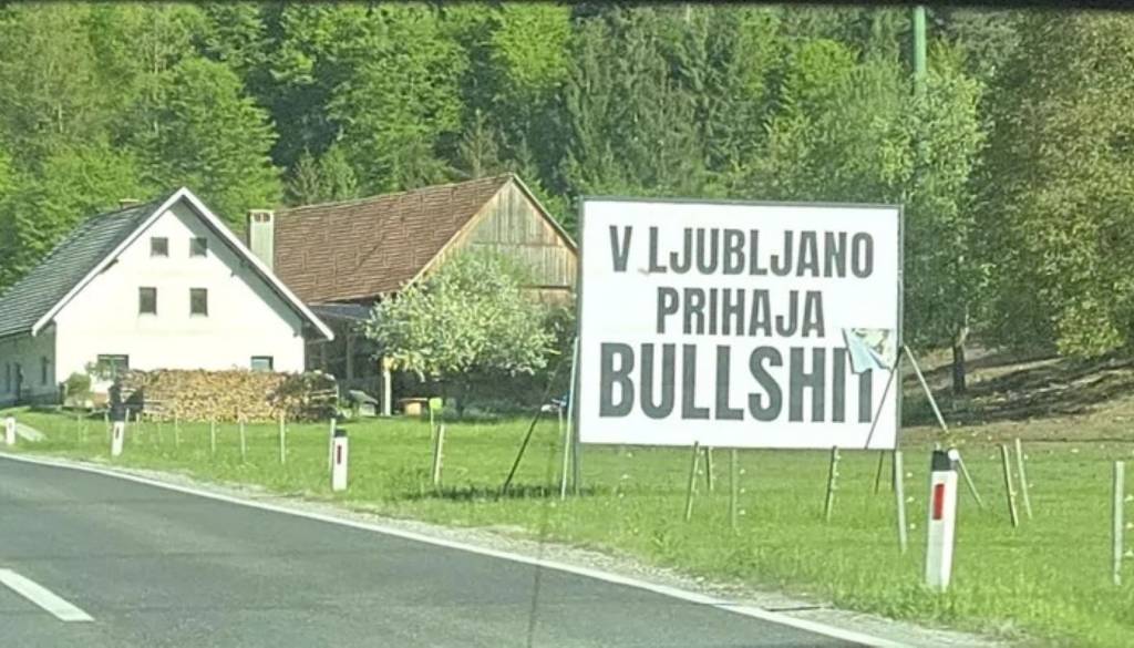 Skrivnostni plakati v Ljubljani razkriti: Na Bregu je zaživel poseben muzej
