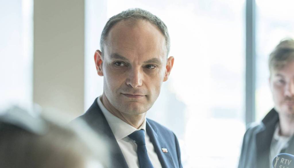 Demokrati kot prva stranka potrdili vstop v koalicijo s SDS, NSi, SLS in Fokusom