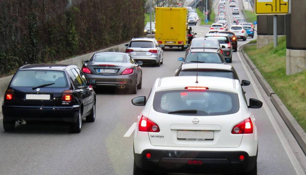 Če se danes odpravljate na pot, preverite, kje pričakujejo največ zastojev
