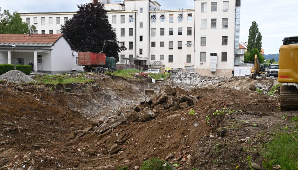 Pri UKC Maribor večletne zapore in spremenjen prometni režim